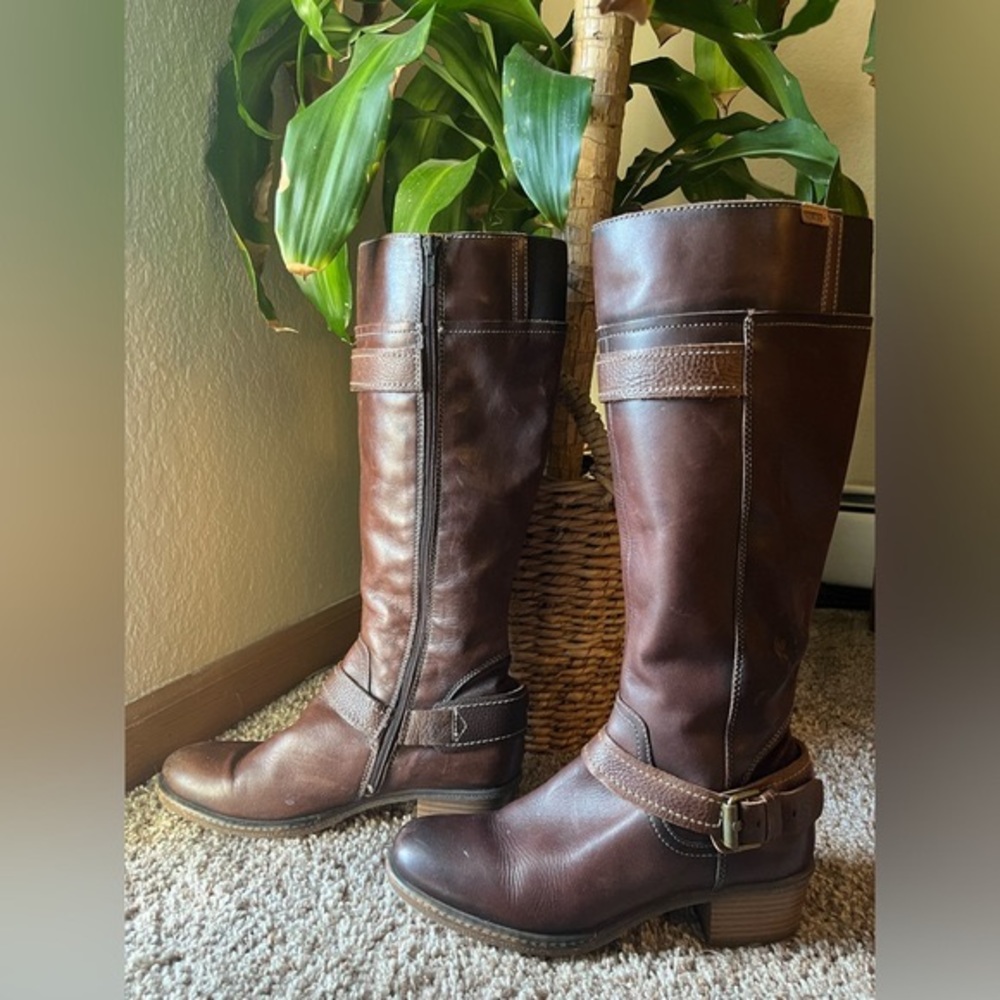 •pikolinos leather riding boots size 39•